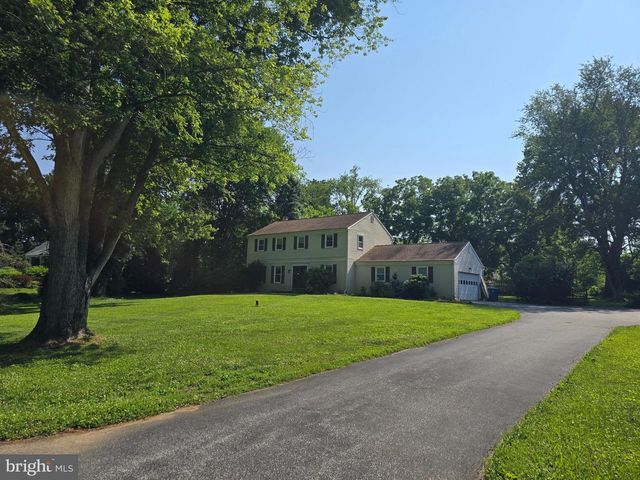 710 WILLOWDALE LN, Kennett Square, PA 19348