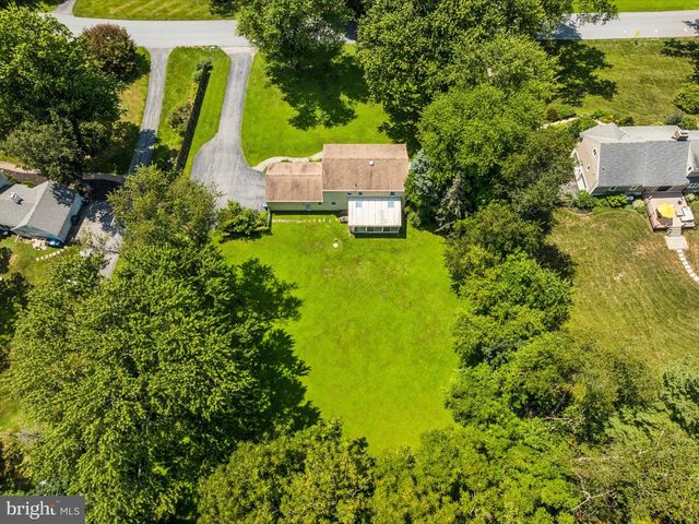 710 WILLOWDALE LN, Kennett Square, PA 19348