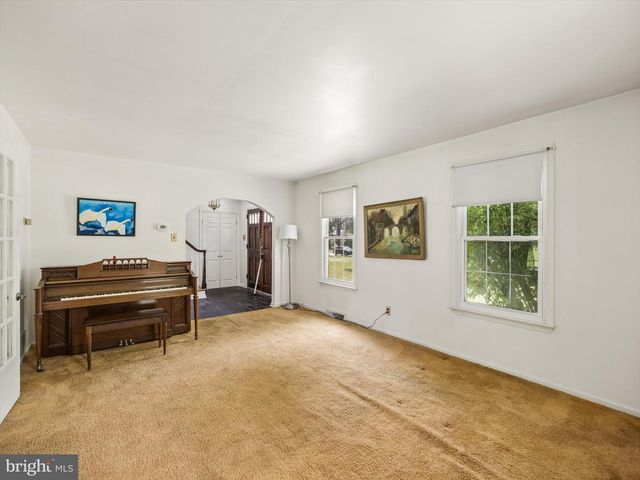 710 WILLOWDALE LN, Kennett Square, PA 19348
