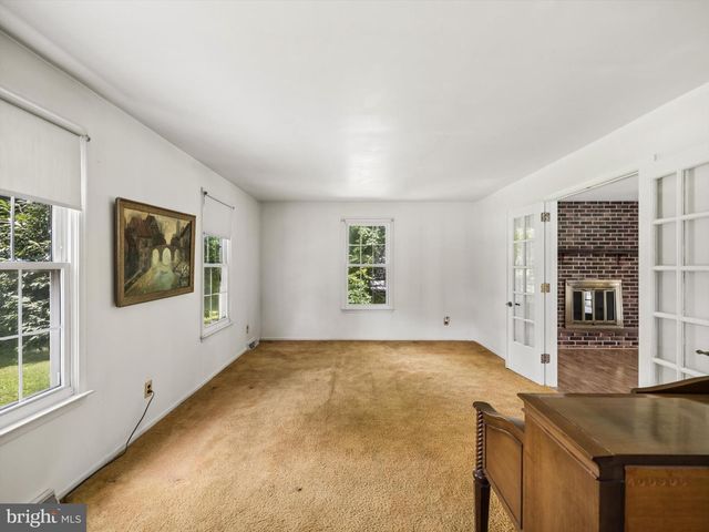 710 WILLOWDALE LN, Kennett Square, PA 19348