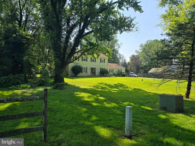 710 WILLOWDALE LN, Kennett Square, PA 19348