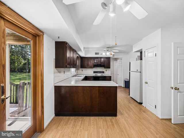 710 WILLOWDALE LN, Kennett Square, PA 19348