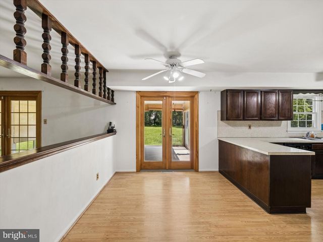 710 WILLOWDALE LN, Kennett Square, PA 19348