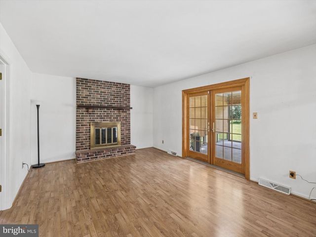 710 WILLOWDALE LN, Kennett Square, PA 19348