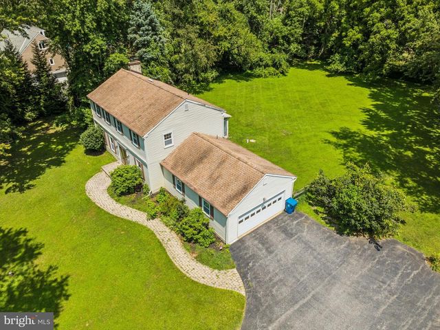710 WILLOWDALE LN, Kennett Square, PA 19348