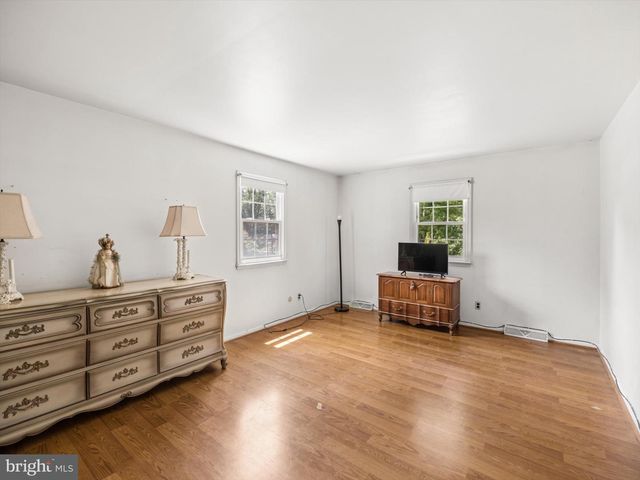 710 WILLOWDALE LN, Kennett Square, PA 19348