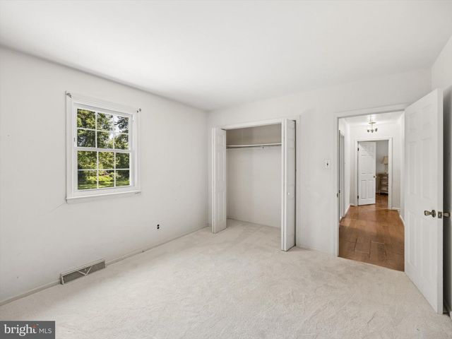 710 WILLOWDALE LN, Kennett Square, PA 19348