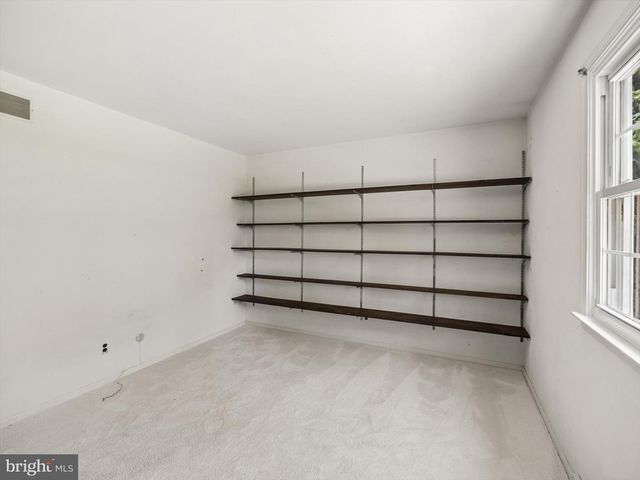 710 WILLOWDALE LN, Kennett Square, PA 19348