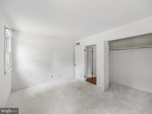 710 WILLOWDALE LN, Kennett Square, PA 19348
