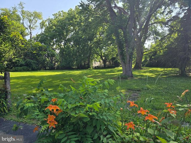 710 WILLOWDALE LN, Kennett Square, PA 19348
