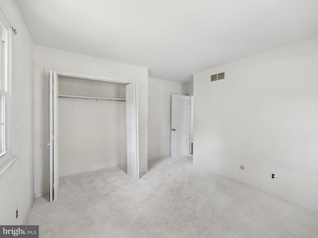 710 WILLOWDALE LN, Kennett Square, PA 19348