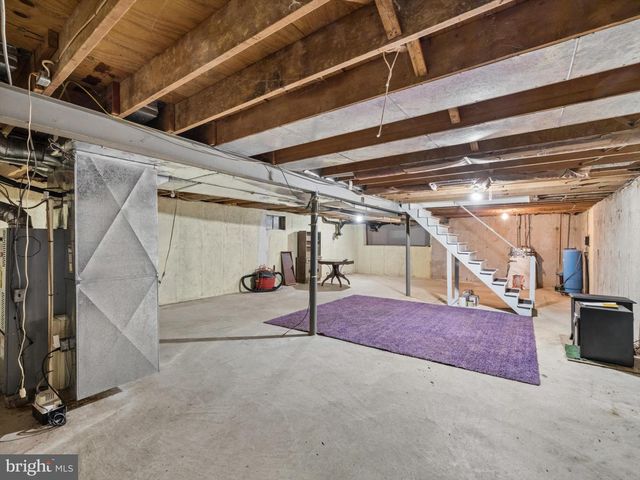 710 WILLOWDALE LN, Kennett Square, PA 19348