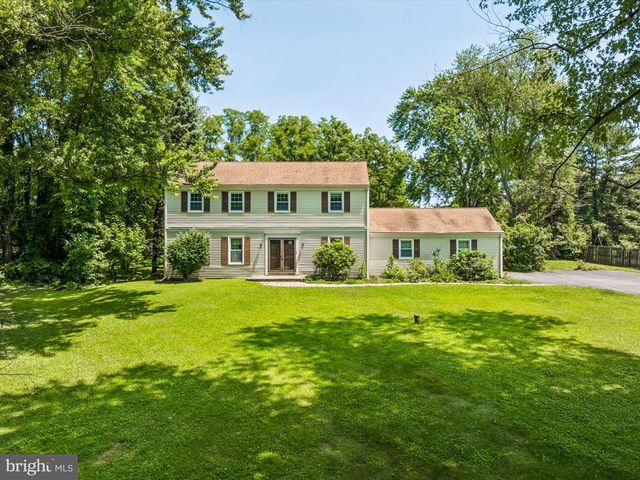 710 WILLOWDALE LN, Kennett Square, PA 19348