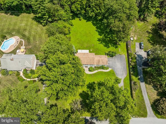 710 WILLOWDALE LN, Kennett Square, PA 19348