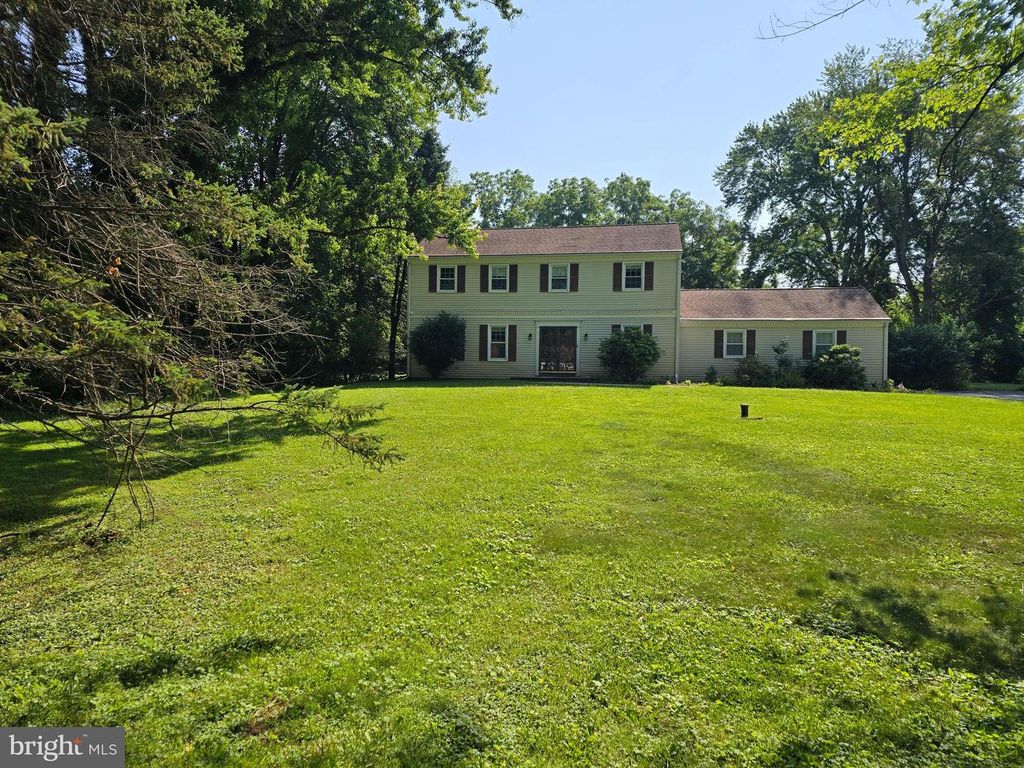 710 WILLOWDALE LN, Kennett Square, PA 19348