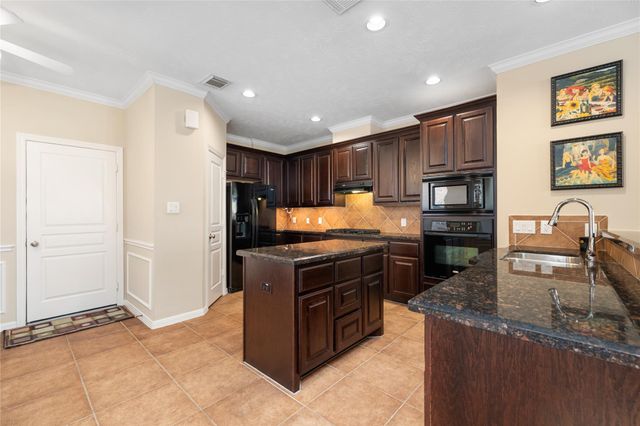 2632 Couch Street, Houston, TX 77008