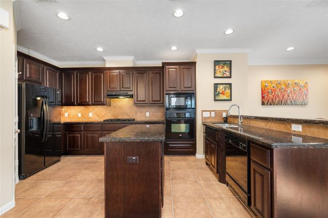 2632 Couch Street, Houston, TX 77008