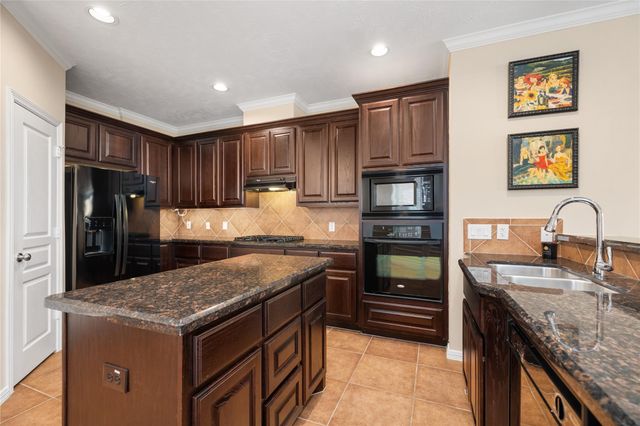 2632 Couch Street, Houston, TX 77008