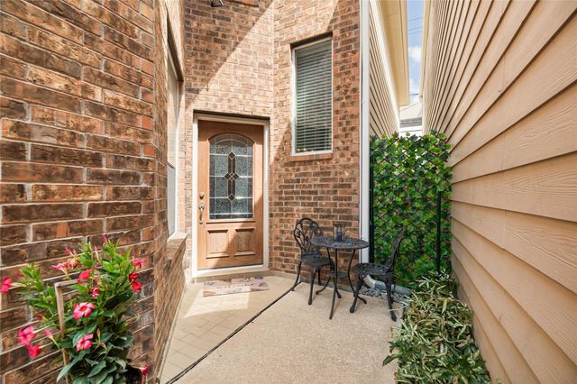 2632 Couch Street, Houston, TX 77008