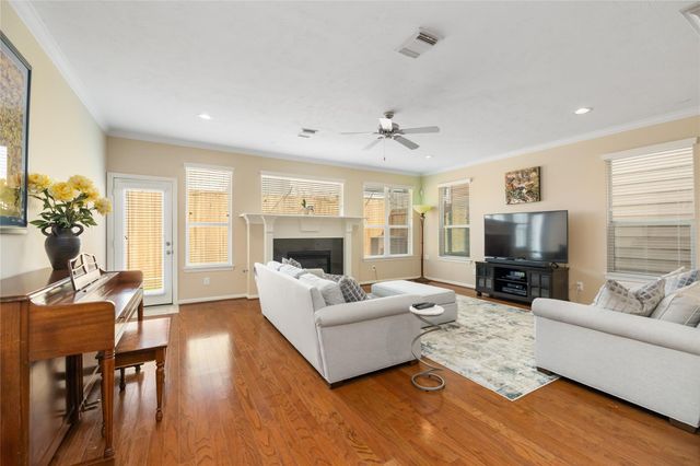 2632 Couch Street, Houston, TX 77008