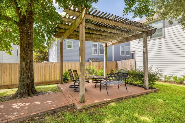 2632 Couch Street, Houston, TX 77008