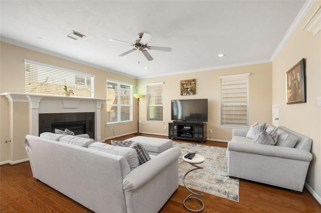 2632 Couch Street, Houston, TX 77008