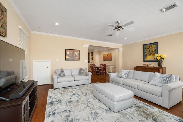 2632 Couch Street, Houston, TX 77008