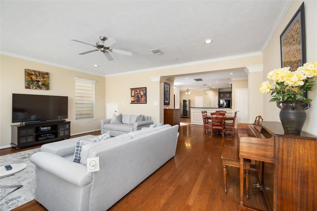 2632 Couch Street, Houston, TX 77008