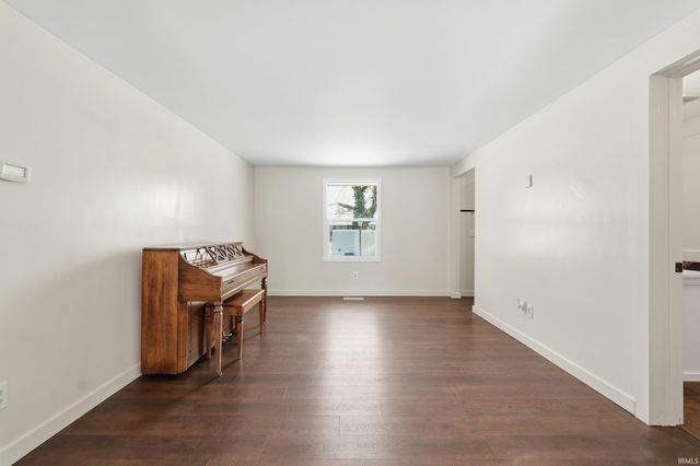 7437 Regina Drive, Fort Wayne, IN 46815