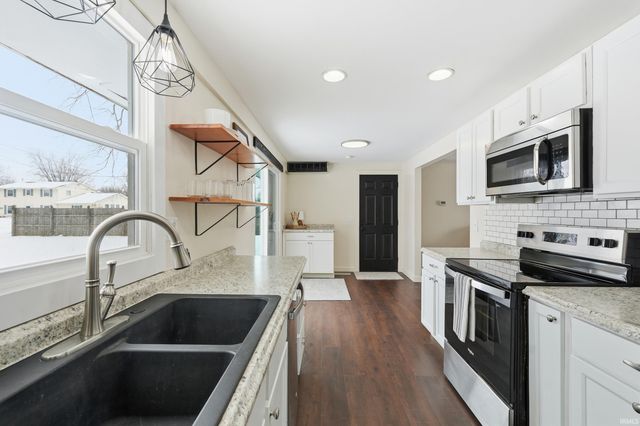 7437 Regina Drive, Fort Wayne, IN 46815