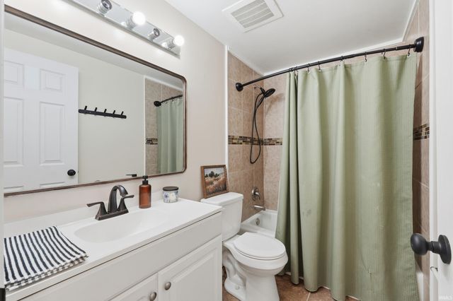 7437 Regina Drive, Fort Wayne, IN 46815