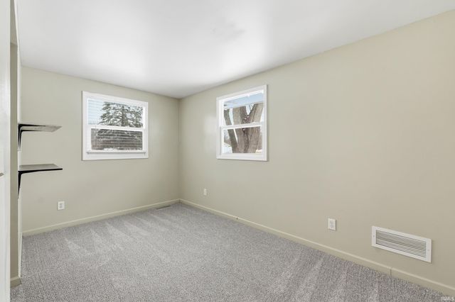 7437 Regina Drive, Fort Wayne, IN 46815