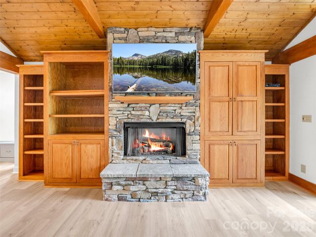 104 Lakeridge Road, Lake Lure, NC 28746