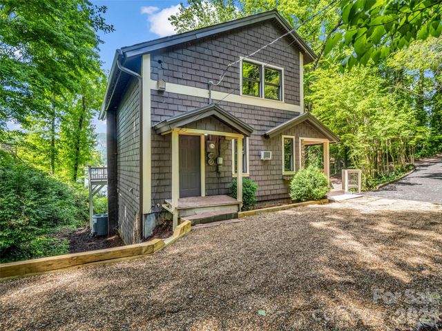 104 Lakeridge Road, Lake Lure, NC 28746