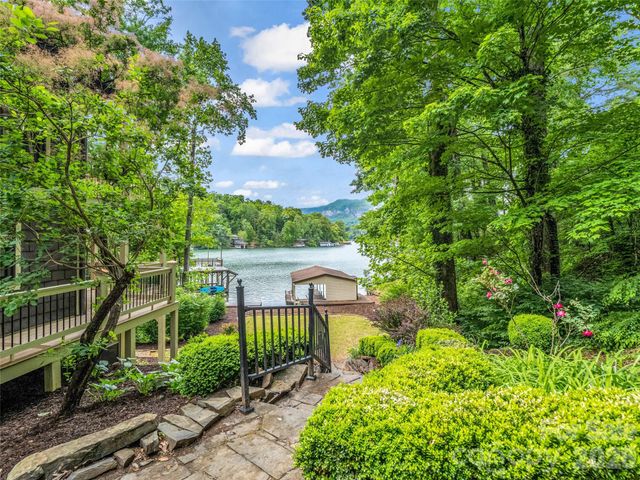 104 Lakeridge Road, Lake Lure, NC 28746