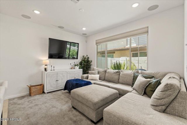 2786 S APACHE Drive, Chandler, AZ 85286