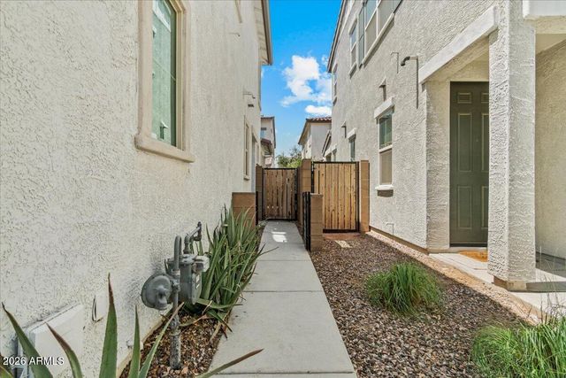 2786 S APACHE Drive, Chandler, AZ 85286