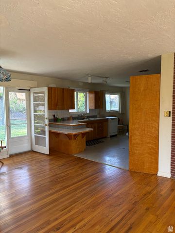 1779 E MOORDALE LN, Holladay, UT 84117