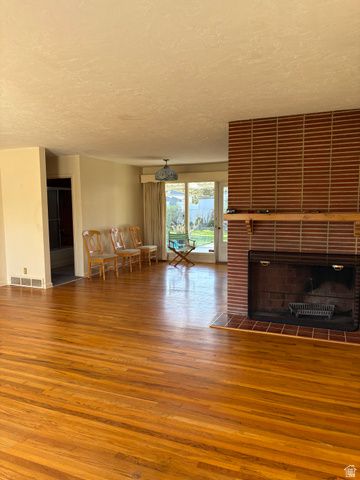 1779 E MOORDALE LN, Holladay, UT 84117