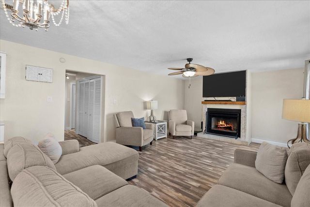 218 Barracuda Street, Bayou Vista, TX 77563