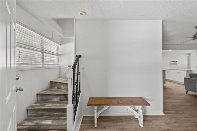 218 Barracuda Street, Bayou Vista, TX 77563