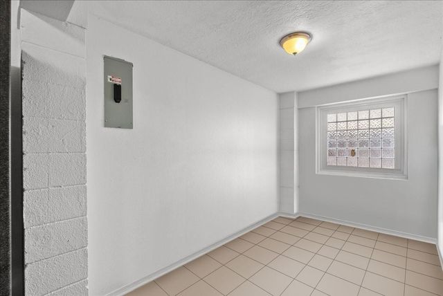 218 Barracuda Street, Bayou Vista, TX 77563