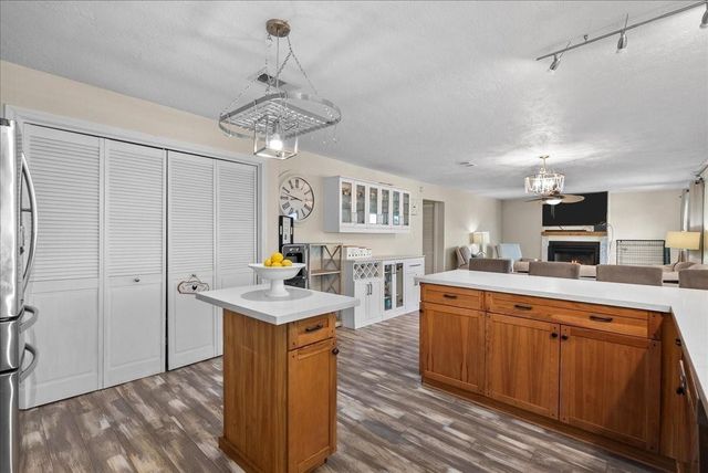 218 Barracuda Street, Bayou Vista, TX 77563