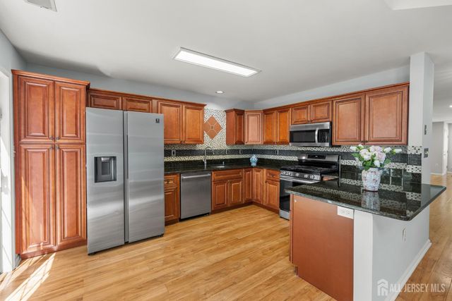 16 Lee Court 405, Plainsboro, NJ 08536