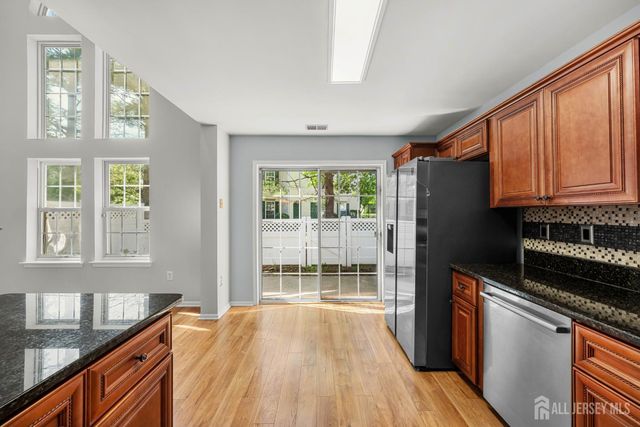 16 Lee Court 405, Plainsboro, NJ 08536