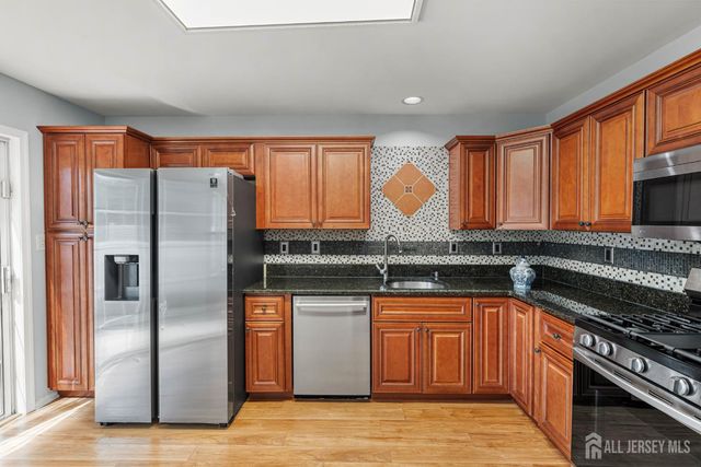 16 Lee Court 405, Plainsboro, NJ 08536