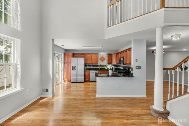 16 Lee Court 405, Plainsboro, NJ 08536