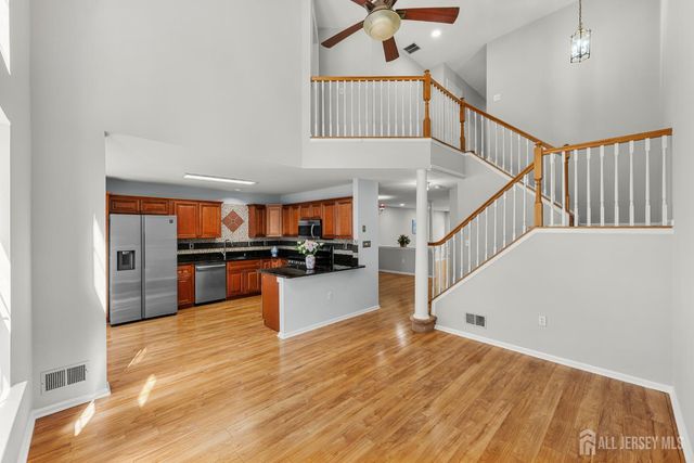 16 Lee Court 405, Plainsboro, NJ 08536