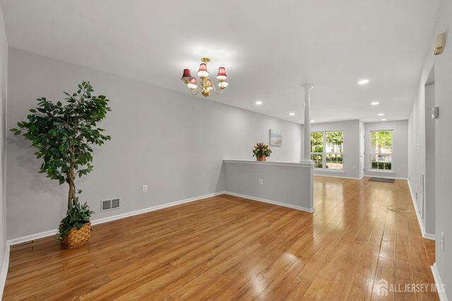 16 Lee Court 405, Plainsboro, NJ 08536