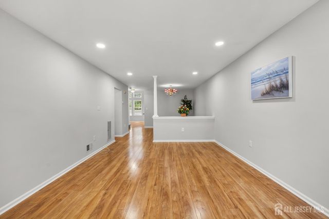 16 Lee Court 405, Plainsboro, NJ 08536